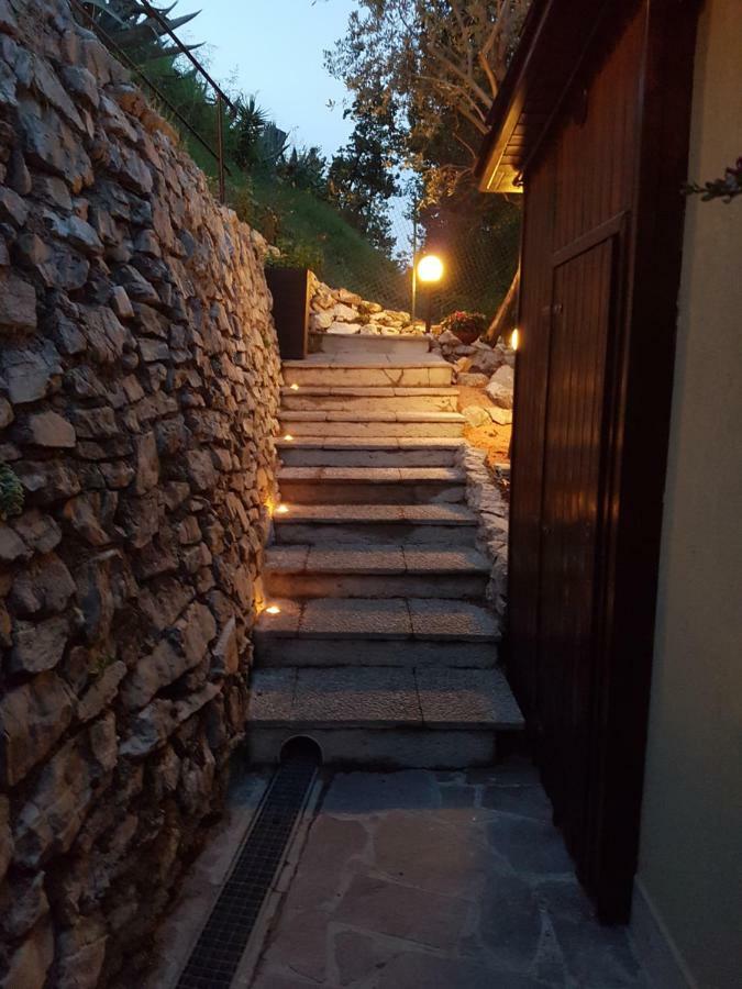 Blue Chalet Villanuova sul clisi Ngoại thất bức ảnh